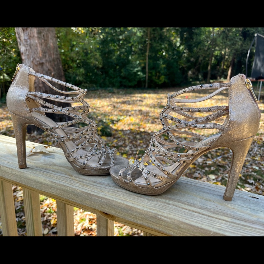 SALE ❗️$5-$7-$9❗️Champagne Shimmer Strappy Heels w/  Dark Grey Studs, Size 7